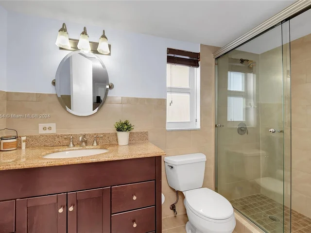 213 N 15th Ave, Hollywood FL 33020