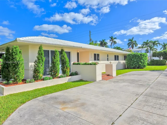 213 N 15th Ave, Hollywood FL 33020