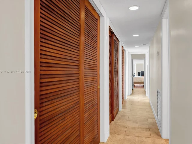 213 N 15th Ave, Hollywood FL 33020