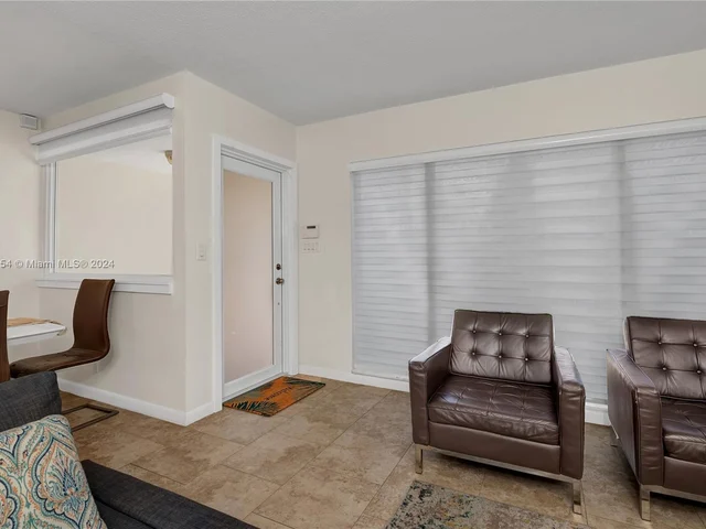 213 N 15th Ave, Hollywood FL 33020