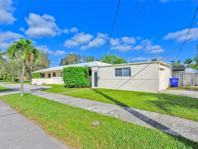 213 N 15th Ave, Hollywood FL 33020