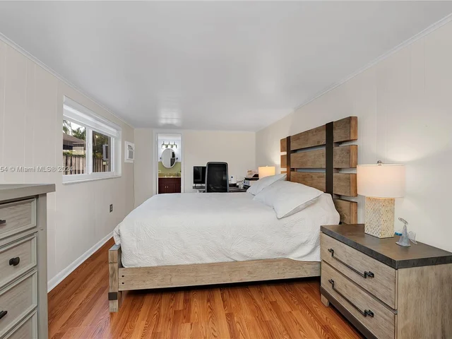 213 N 15th Ave, Hollywood FL 33020