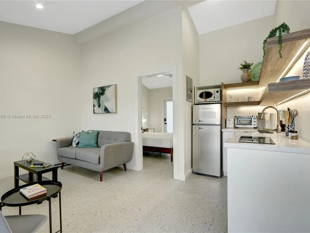 351 NE 7th Ave # 7, Delray Beach FL 33483