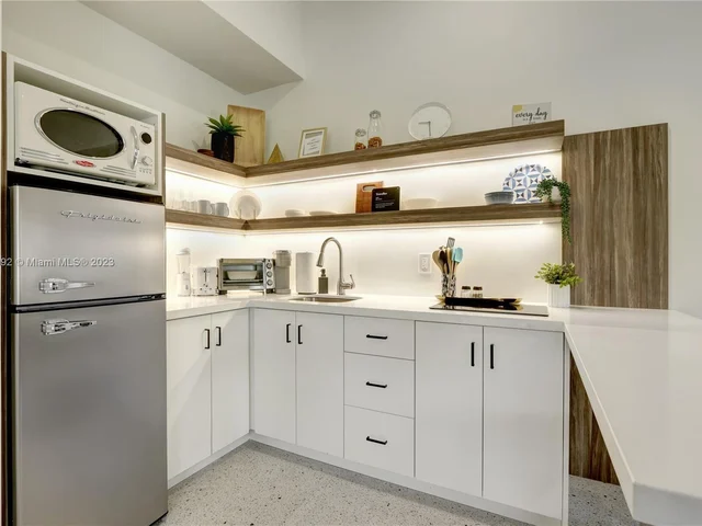 351 NE 7th Ave # 9, Delray Beach FL 33483