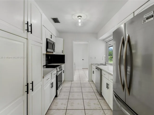 17191 SW 86th Ave, Palmetto Bay FL 33157