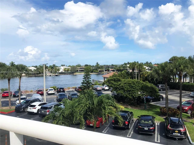 20505 E COUNTRY CLUB DR. # 339, Aventura FL 33180