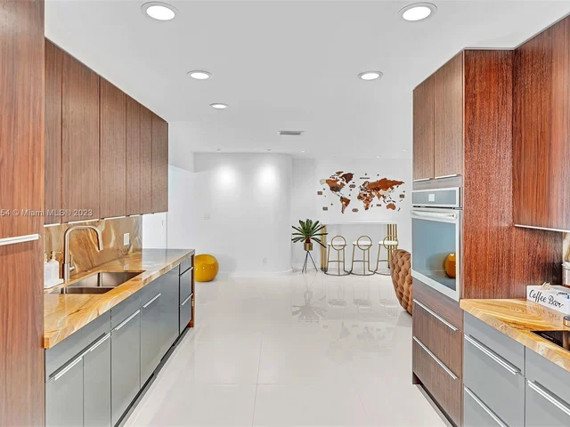 5005 Johnson St, Hollywood FL 33021