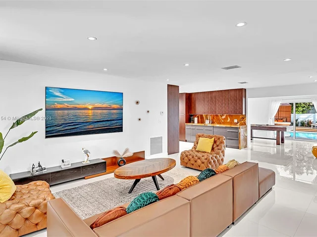 5005 Johnson St, Hollywood FL 33021