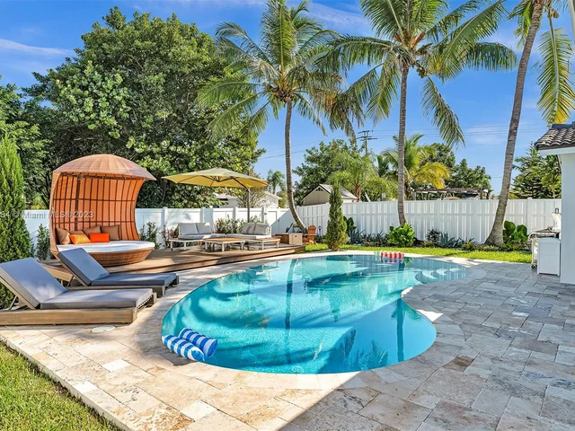 5005 Johnson St, Hollywood FL 33021