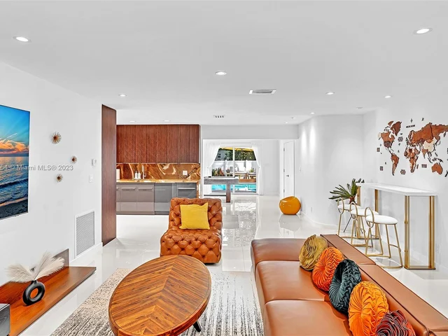 5005 Johnson St, Hollywood FL 33021