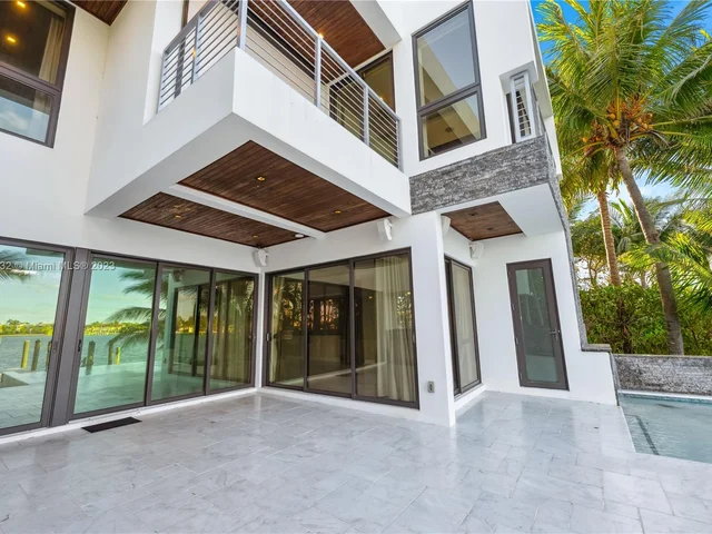 1311 Stillwater Dr, Miami Beach FL 33141