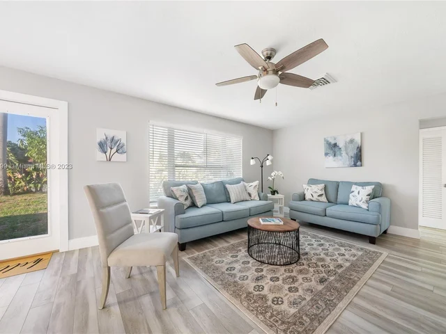 334 Glenn Rd, West Palm Beach FL 33405