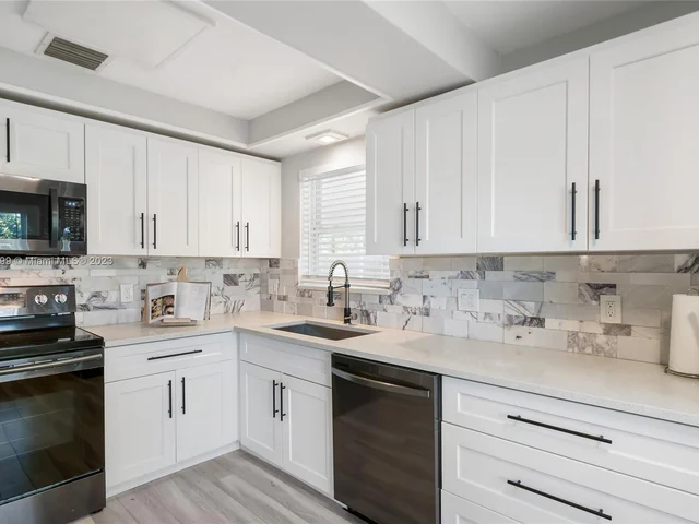 334 Glenn Rd, West Palm Beach FL 33405