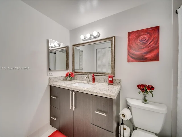 4400 Hillcrest Dr # 807A, Hollywood FL 33021