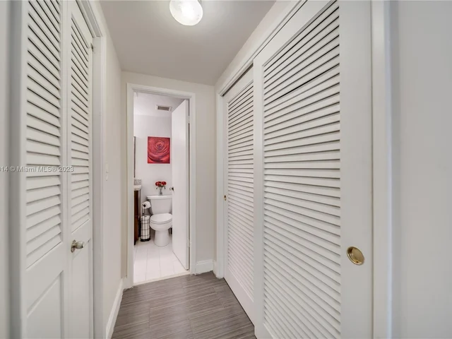 4400 Hillcrest Dr # 807A, Hollywood FL 33021