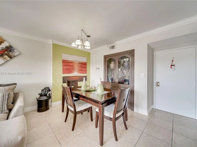4400 Hillcrest Dr # 807A, Hollywood FL 33021