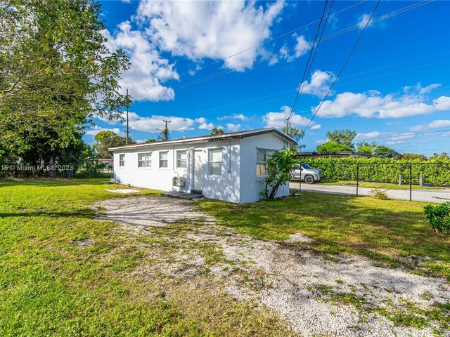 1430 NW 7th St, Fort Lauderdale FL 33311