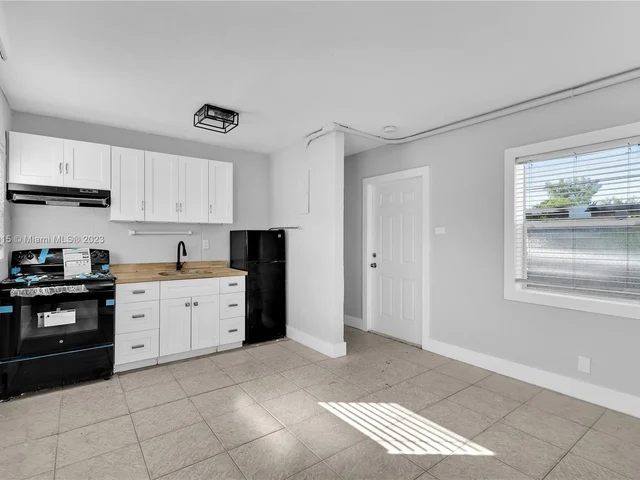 1430 NW 7th St, Fort Lauderdale FL 33311