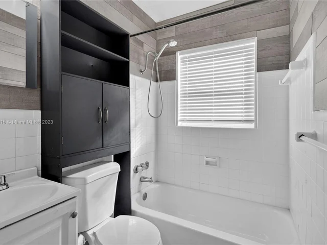 1430 NW 7th St, Fort Lauderdale FL 33311