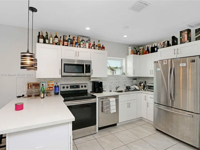 1500 NE 183rd St, North Miami Beach FL 33179