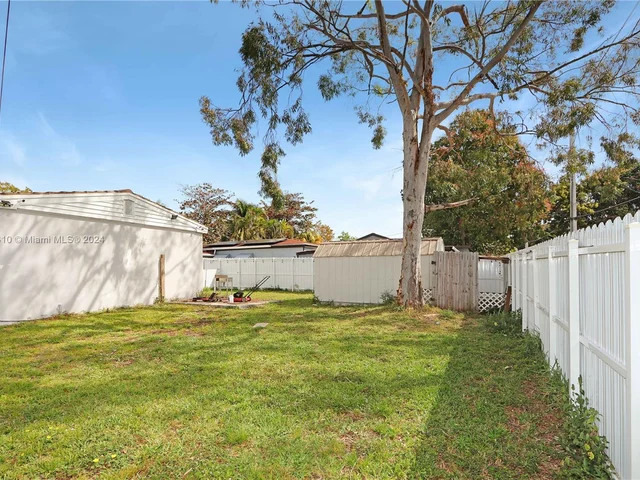 1500 NE 183rd St, North Miami Beach FL 33179