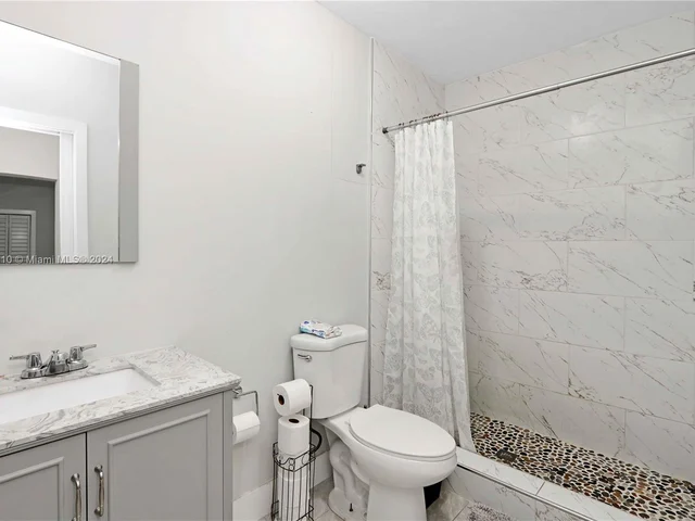 1500 NE 183rd St, North Miami Beach FL 33179