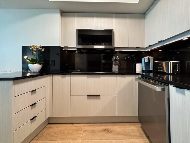 1331 Brickell Bay Dr # 506, Miami FL 33131