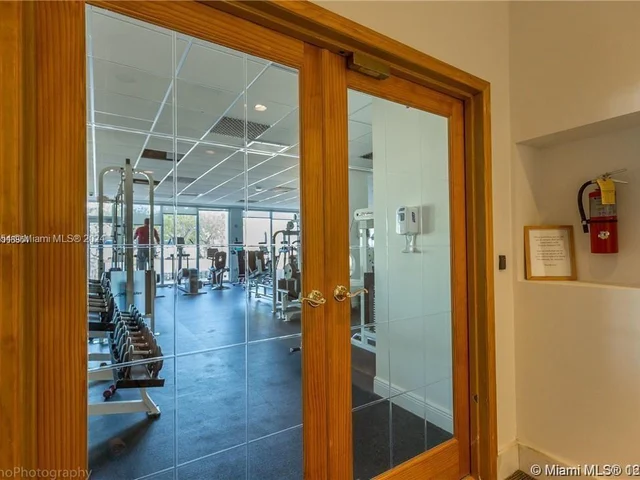 3140 S Ocean Dr # 1012, Hallandale Beach FL 33009