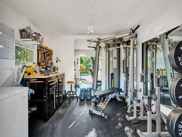 700 N Victoria Park Rd, Fort Lauderdale FL 33304