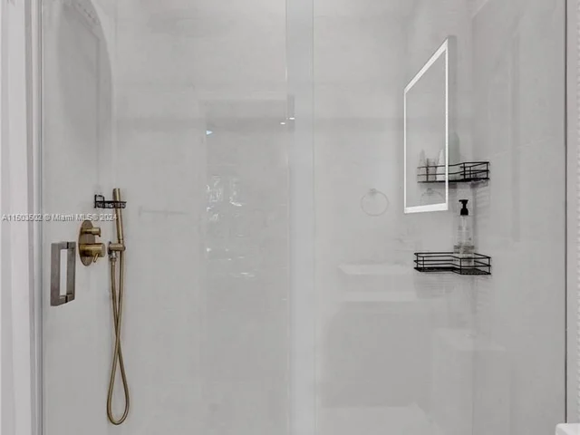 700 N Victoria Park Rd, Fort Lauderdale FL 33304