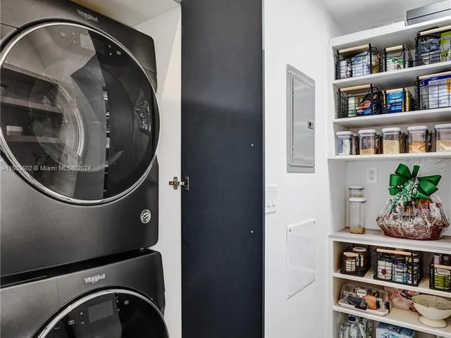 700 N Victoria Park Rd, Fort Lauderdale FL 33304