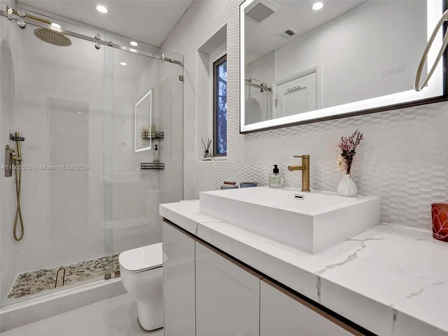 700 N Victoria Park Rd, Fort Lauderdale FL 33304