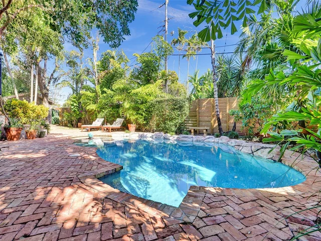 700 N Victoria Park Rd, Fort Lauderdale FL 33304