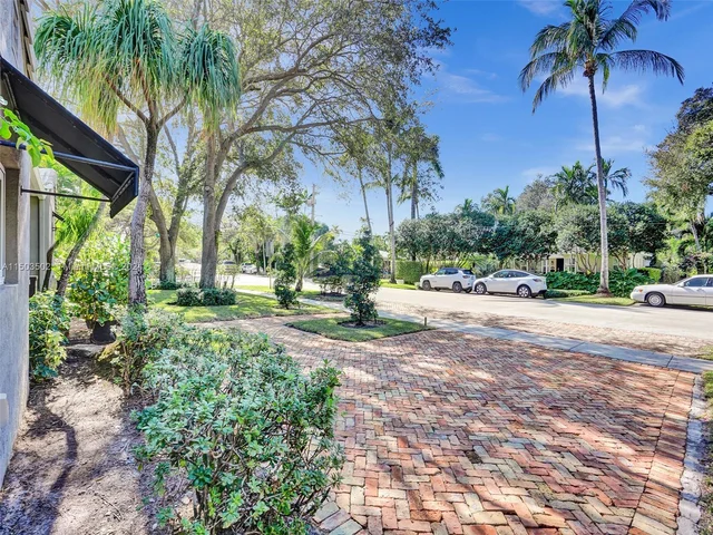 700 N Victoria Park Rd, Fort Lauderdale FL 33304