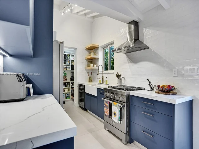 700 N Victoria Park Rd, Fort Lauderdale FL 33304