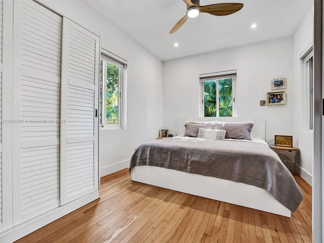 700 N Victoria Park Rd, Fort Lauderdale FL 33304