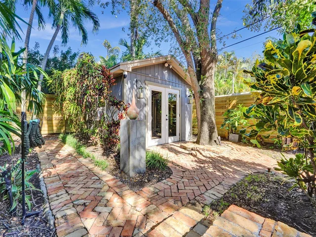 700 N Victoria Park Rd, Fort Lauderdale FL 33304