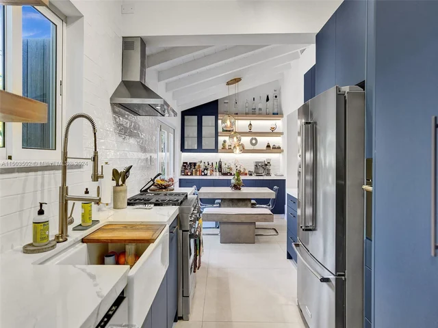 700 N Victoria Park Rd, Fort Lauderdale FL 33304