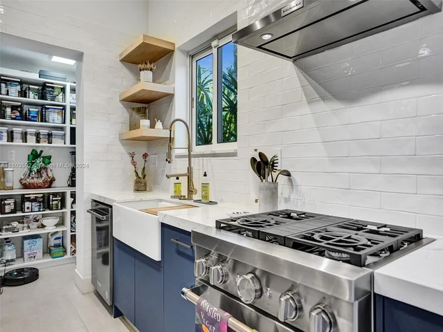 700 N Victoria Park Rd, Fort Lauderdale FL 33304