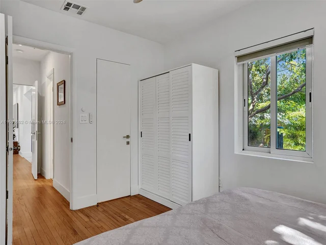 700 N Victoria Park Rd, Fort Lauderdale FL 33304