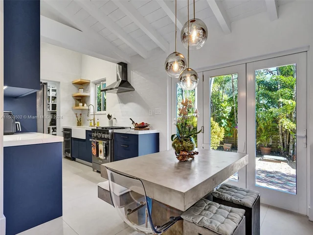 700 N Victoria Park Rd, Fort Lauderdale FL 33304