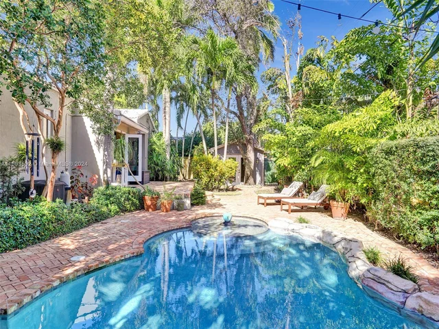 700 N Victoria Park Rd, Fort Lauderdale FL 33304