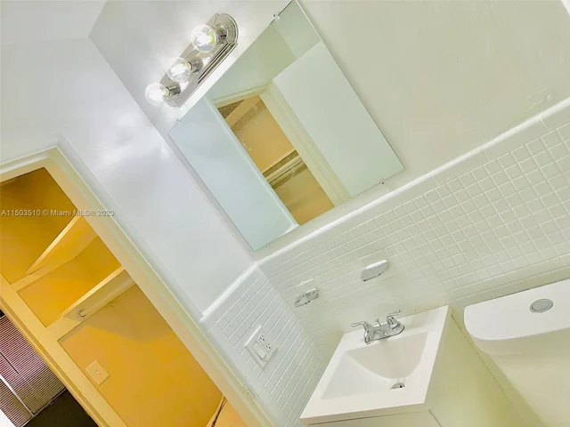 2960 W Flagler St # 103, Miami FL 33135