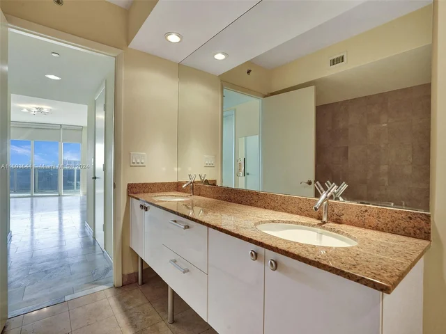 17201 Collins Ave # 1704, Sunny Isles Beach FL 33160