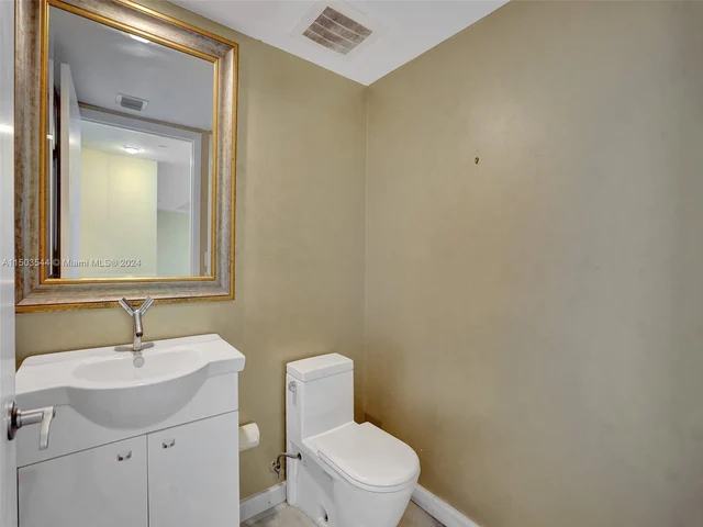 17201 Collins Ave # 1704, Sunny Isles Beach FL 33160