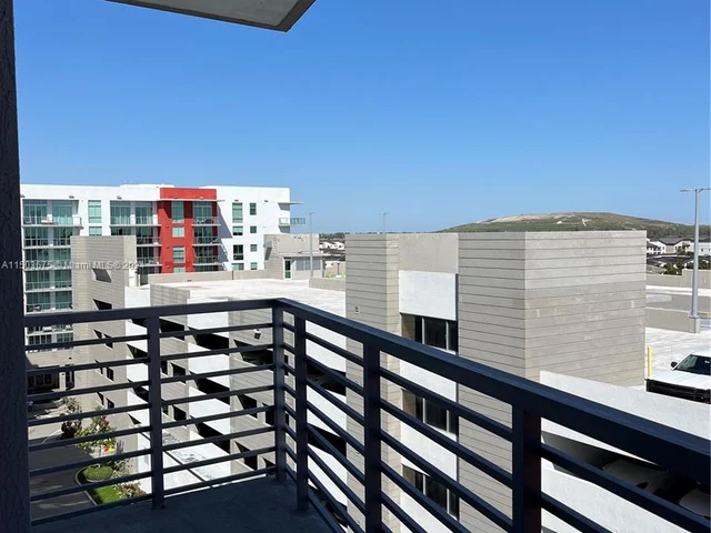 7661 NW 107th Ave # 706, Doral FL 33178