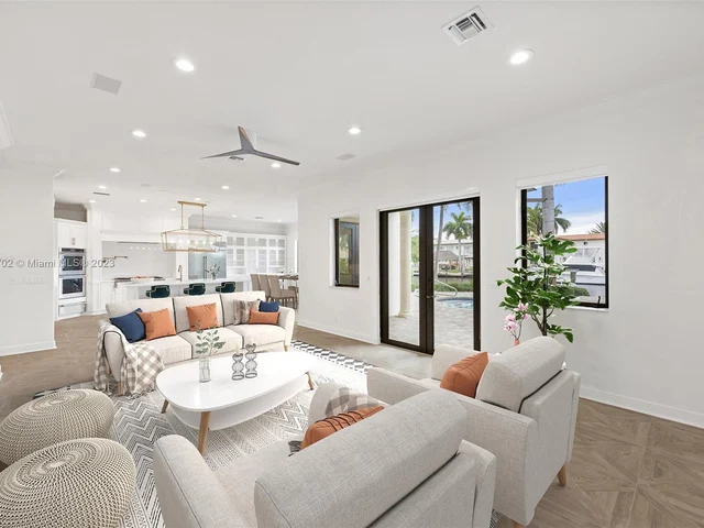 636 PALM DRIVE, Hallandale Beach FL 33009