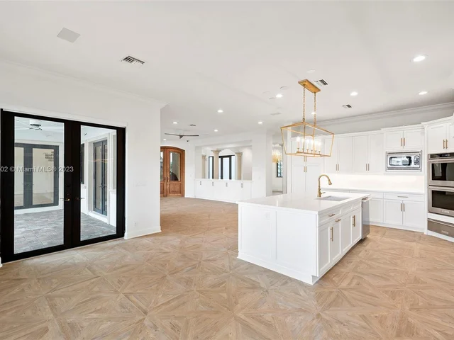 636 PALM DRIVE, Hallandale Beach FL 33009