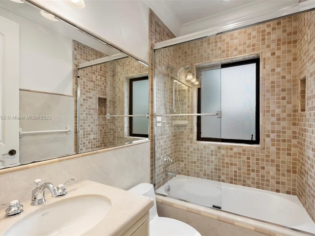 636 PALM DRIVE, Hallandale Beach FL 33009