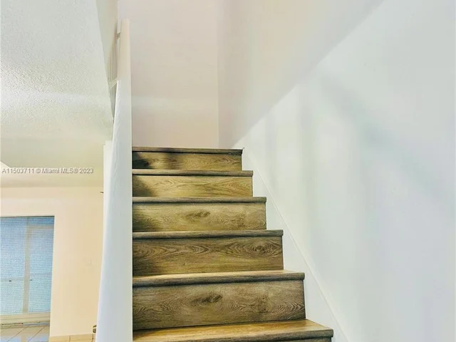 4098 Inverrary Dr # 12E, Lauderhill FL 33319